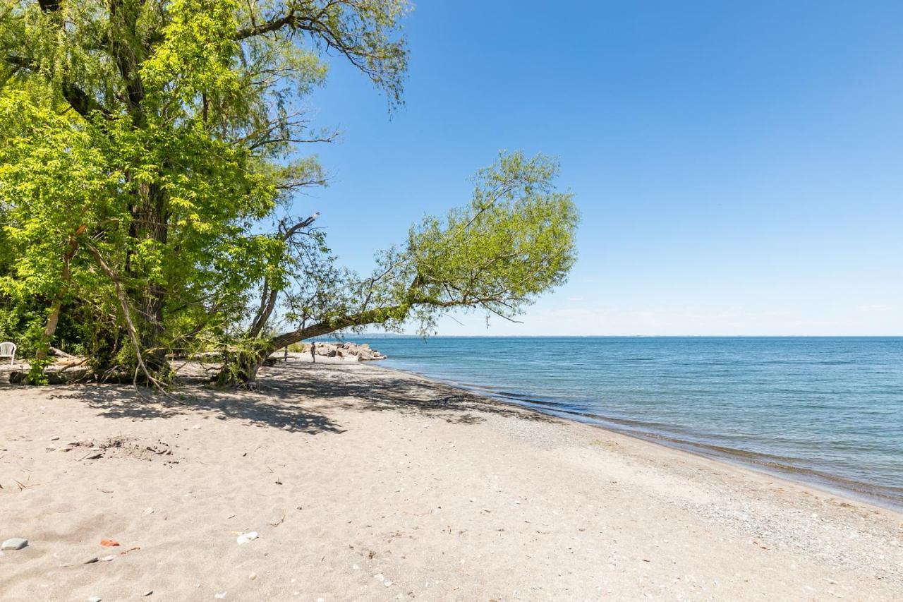Modern Hamilton Homes Lake Ontario Shore By Globalstay Exterior photo