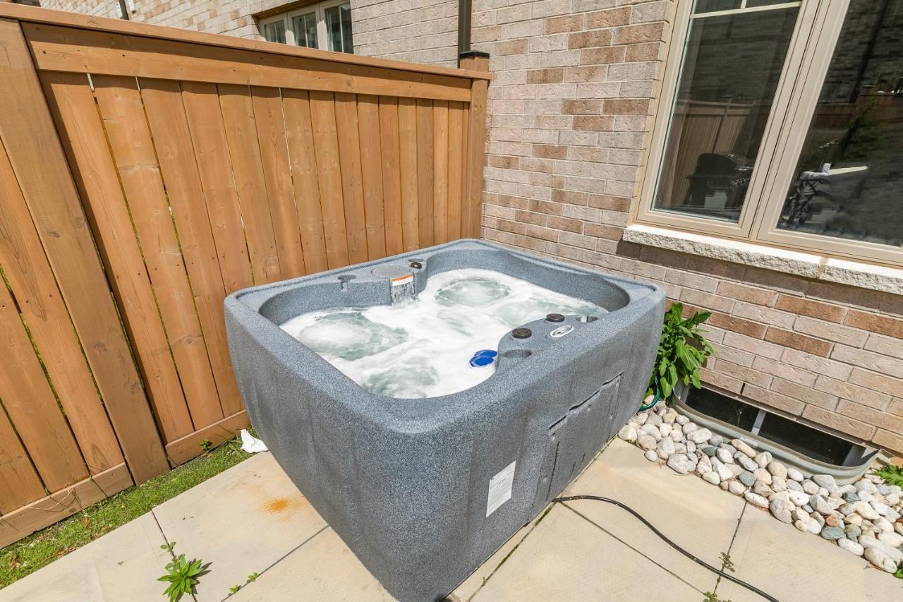 Modern Hamilton Homes Lake Ontario Shore By Globalstay Exterior photo