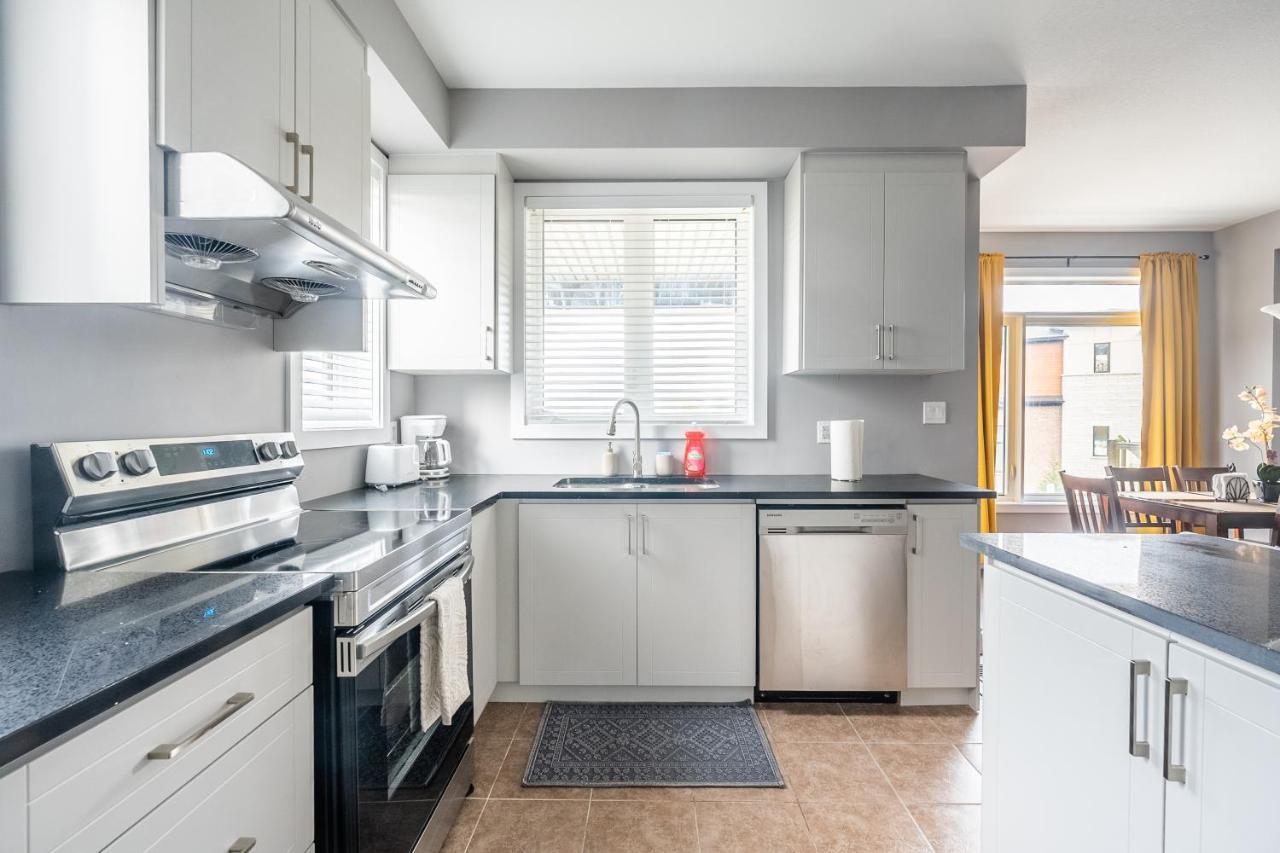 Modern Hamilton Homes Lake Ontario Shore By Globalstay Exterior photo
