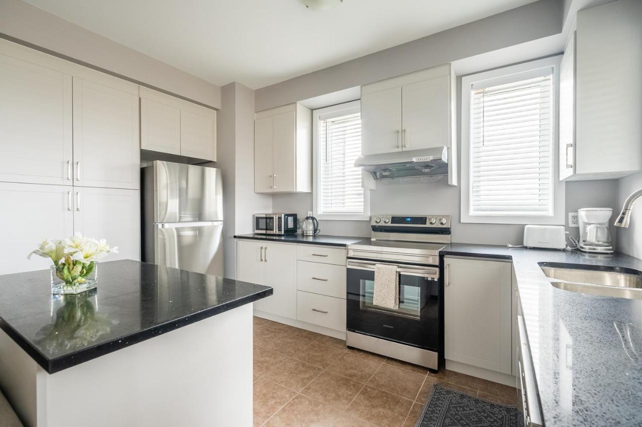 Modern Hamilton Homes Lake Ontario Shore By Globalstay Exterior photo